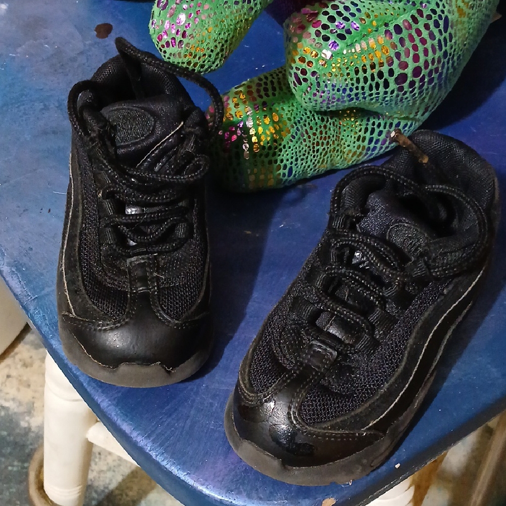 Nike Kids Black Sneakers